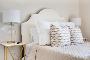 4 habitaciones, tabla de planchar con plancha, cuna de viaje y wifi