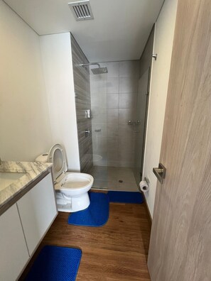 Hair dryer, towels, soap, shampoo - Fully equipped apartment, 2 min from the National Museum (Bogotá)