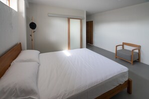 2 bedrooms, free WiFi, bed sheets - River house for relaxation and remote work station (nakornpathom)