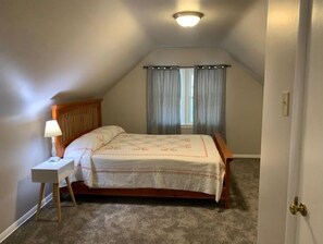 1 habitación, tabla de planchar con plancha, wifi gratis y ropa de cama 