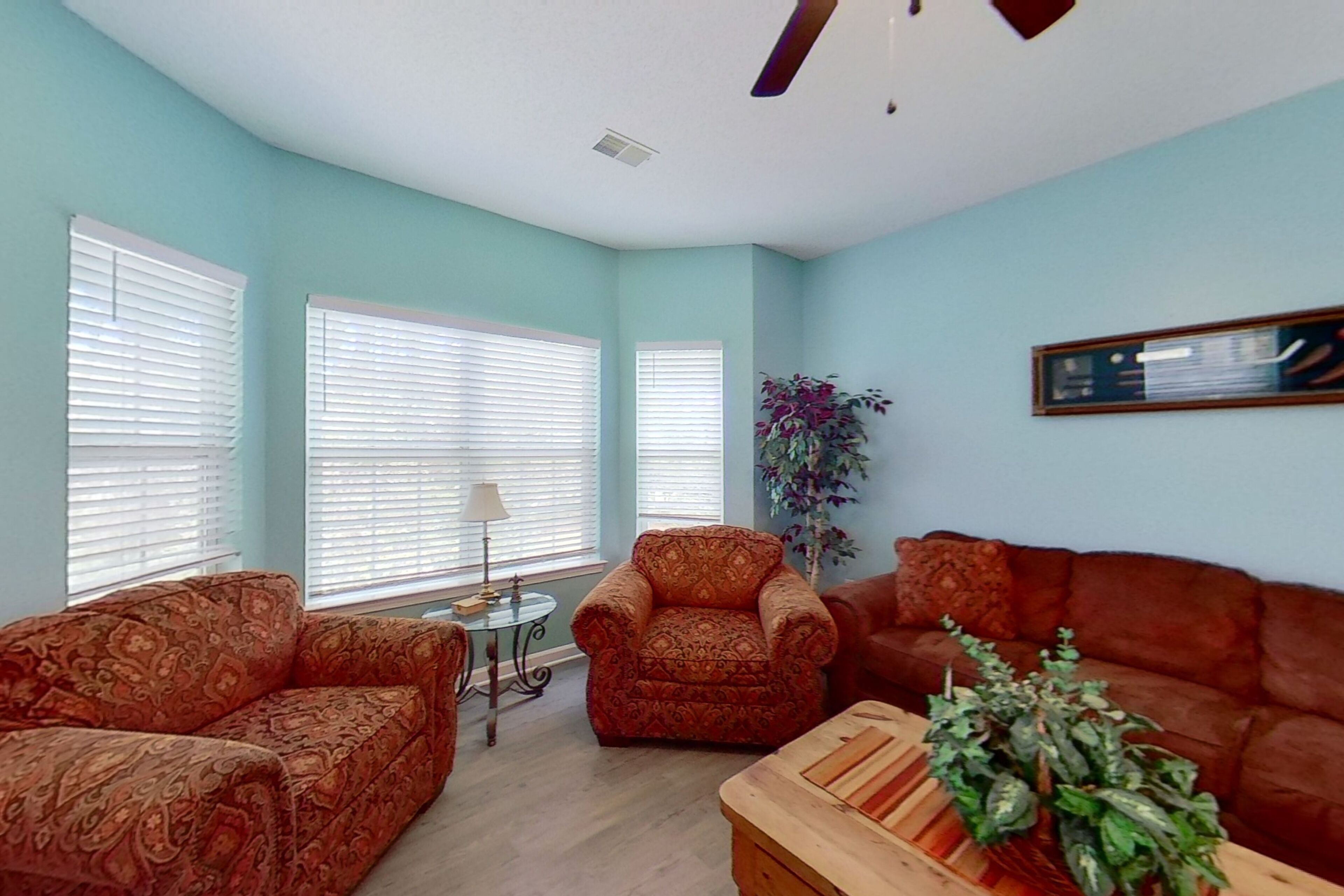 Inviting condo with golf, tennis, pool, central AC, & W/D