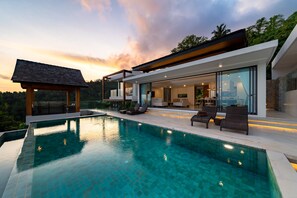 Indoor pool, outdoor pool - Samui Seaview Rainforest Infinity Pool Villa With 3 Beds Suits With Housekeeper (Koh Samui)