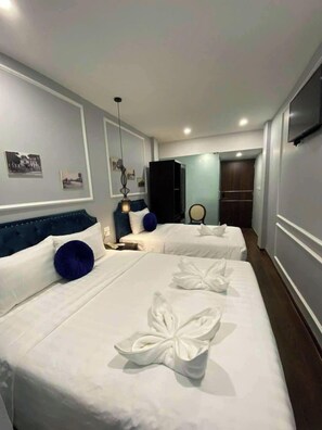 Literie de qualité supérieure, matelas mémoire de forme, minibar