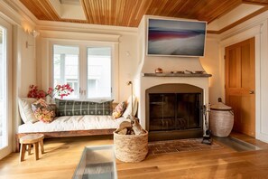 Smart TV, fireplace, printers