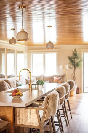 Dining - Newly Renovated, Furnished, Slope-Side Condo on Burke VT's Famous Kingdom Trails (Burke)