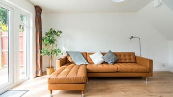 Rumah (2 Bedrooms) | Area keluarga