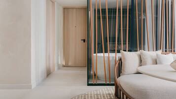 Suíte, 1 cama King (Mondrian ) | Frigobar, cofres nos quartos, espaço de trabalho para notebook