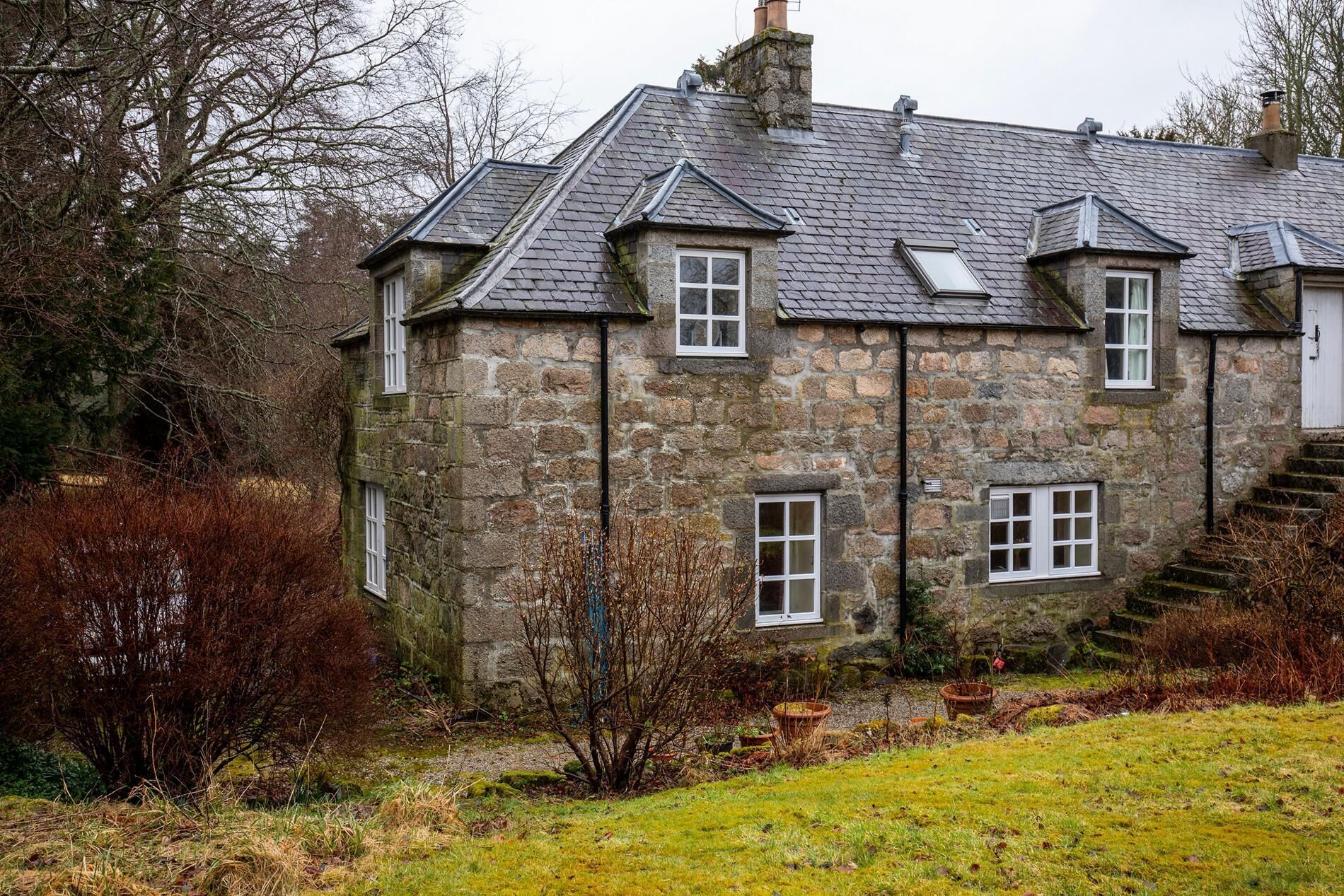 Traditional & Homely 2BD Cottage in Kemnay