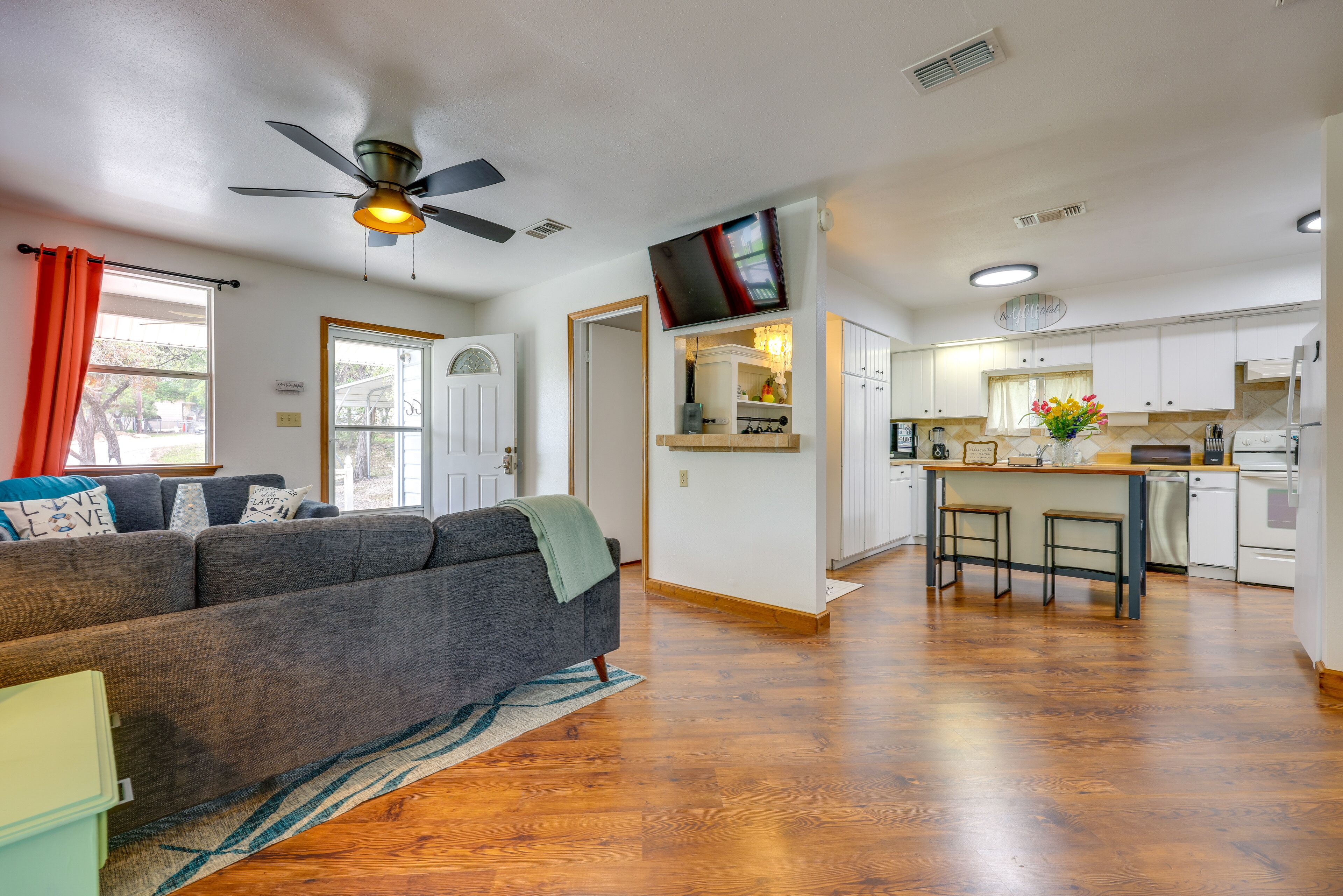 Family Canyon Lake Home w/ Fire Pit & Grill!