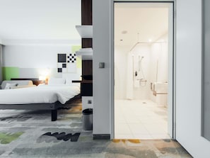 Standard Room, 1 Double Bed | In-room safe, desk, laptop workspace, blackout drapes