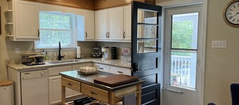 Sycamore, Cozy get a way! Newly renovated on a private, streamside lot.  