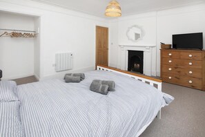 2 habitaciones, tabla de planchar con plancha y wifi gratis 