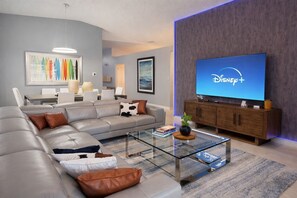 Smart TV, video games, DVD player, books - 5BR Near Disney | Star Wars Theater, Full Arcade, Heated Pool + Cinema, 3 Kings (Clermont)