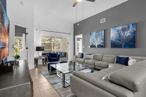 Smart TV, videogames, DVD player, livros