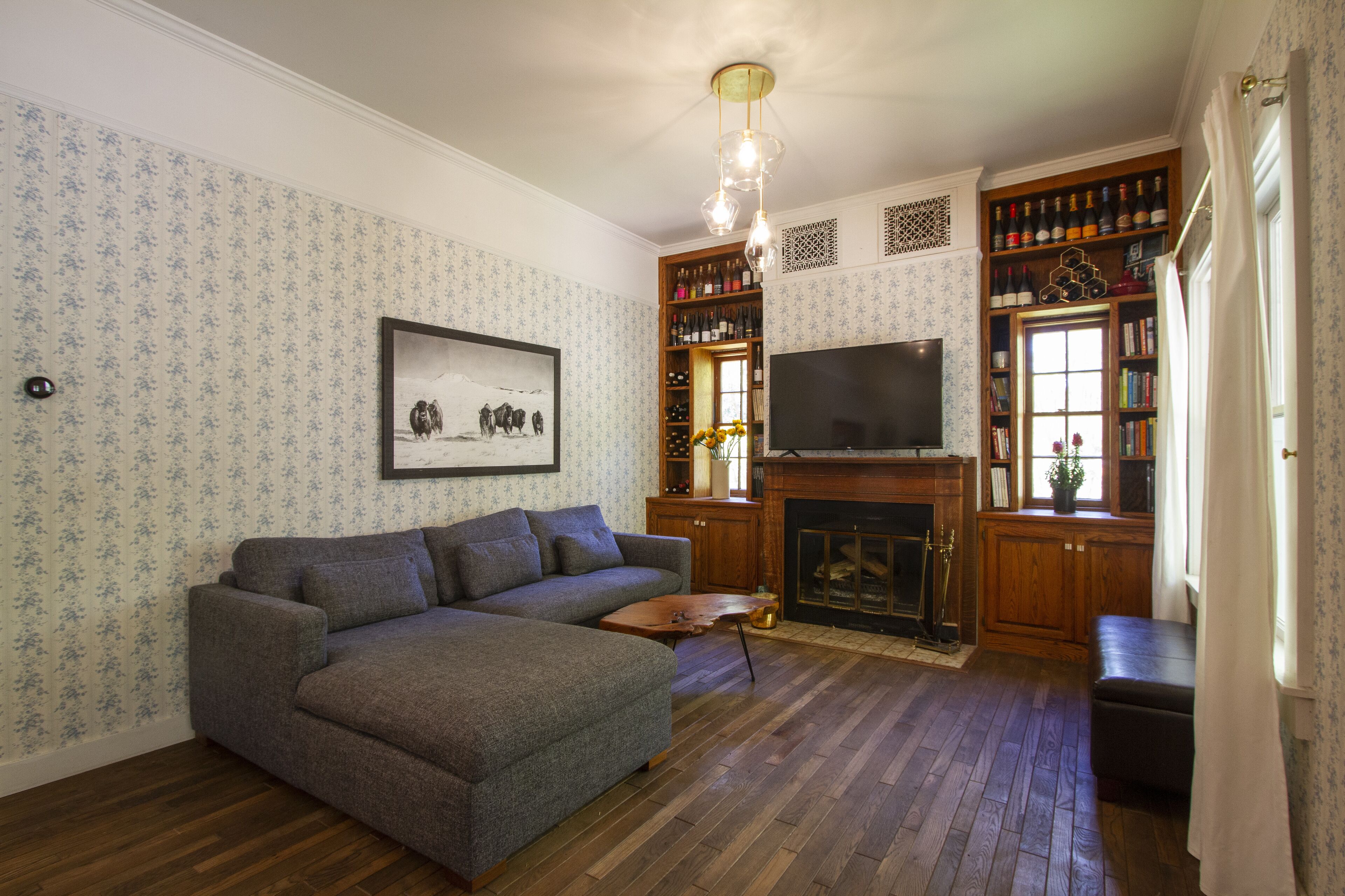 Sweetwater Ranch ~ Updated Victorian with Pool