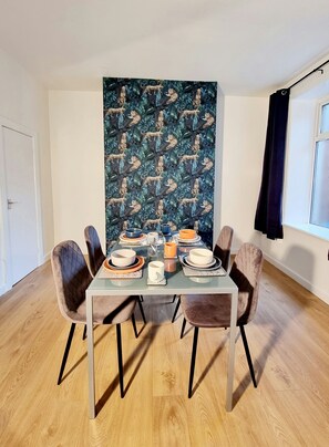 Luxury House, Ensuite | Dining - Accrington (Accrington)