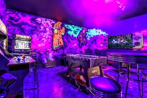 Games room - Family Fun Haven: Spacious Villa & Water Park (Kissimmee)
