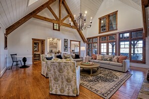 Smart-TV, peis og bordtennis