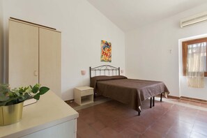 1 Schlafzimmer, Bügeleisen/Bügelbrett, Bettwäsche