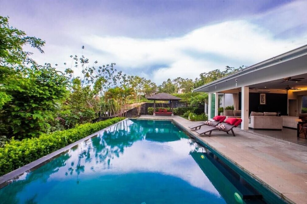 Luxury 3BR Kahuripan Villa