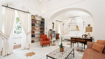 Ropa de cama de alta calidad, cubrecamas y colchones con pillow-top