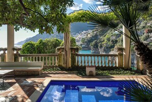 Signature Suite | Premium bedding, down comforters, pillowtop beds, free minibar - Villa Treville (Positano)