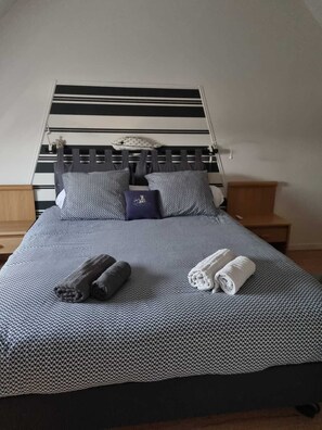 3 bedrooms, desk, iron/ironing board, free WiFi - Pretty, well-equipped house 5 minutes walk from 2 beautiful beaches and the nautical center. (Pénestin)