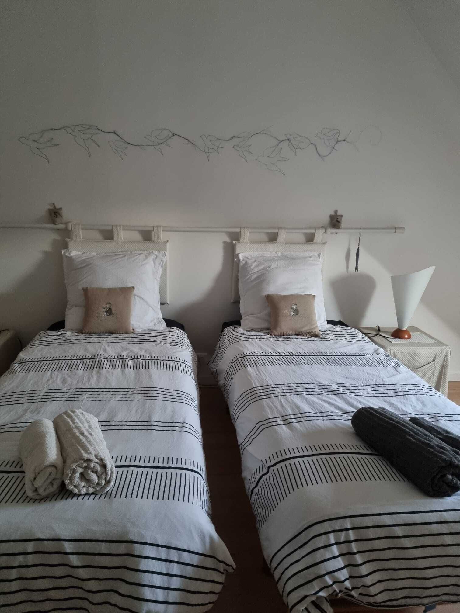 3 室のベッドルーム、デスク、アイロン / アイロン台、WiFi (無料)