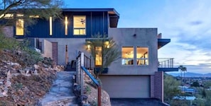 Exterior - “Windmill House” -Mountain/City views, super close to great hiking trails (Phoenix)