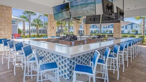 Bar (on property) - 10 Bedrooms/ 8 Bathrooms/ Windsor Island (3096 MD) (Davenport)