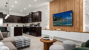 Interior - 10 Bedrooms/ 8 Bathrooms/ Windsor Island (3096 MD) (Davenport)