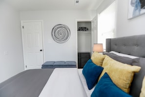 4 bedrooms, in-room safe, desk, iron/ironing board