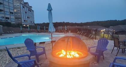 Boat, fish, golf, swim, & dine at Mariners Landing on Smith Mountain Lake!