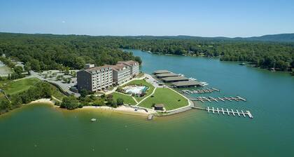 Boat, fish, golf, swim, & dine at Mariners Landing on Smith Mountain Lake!