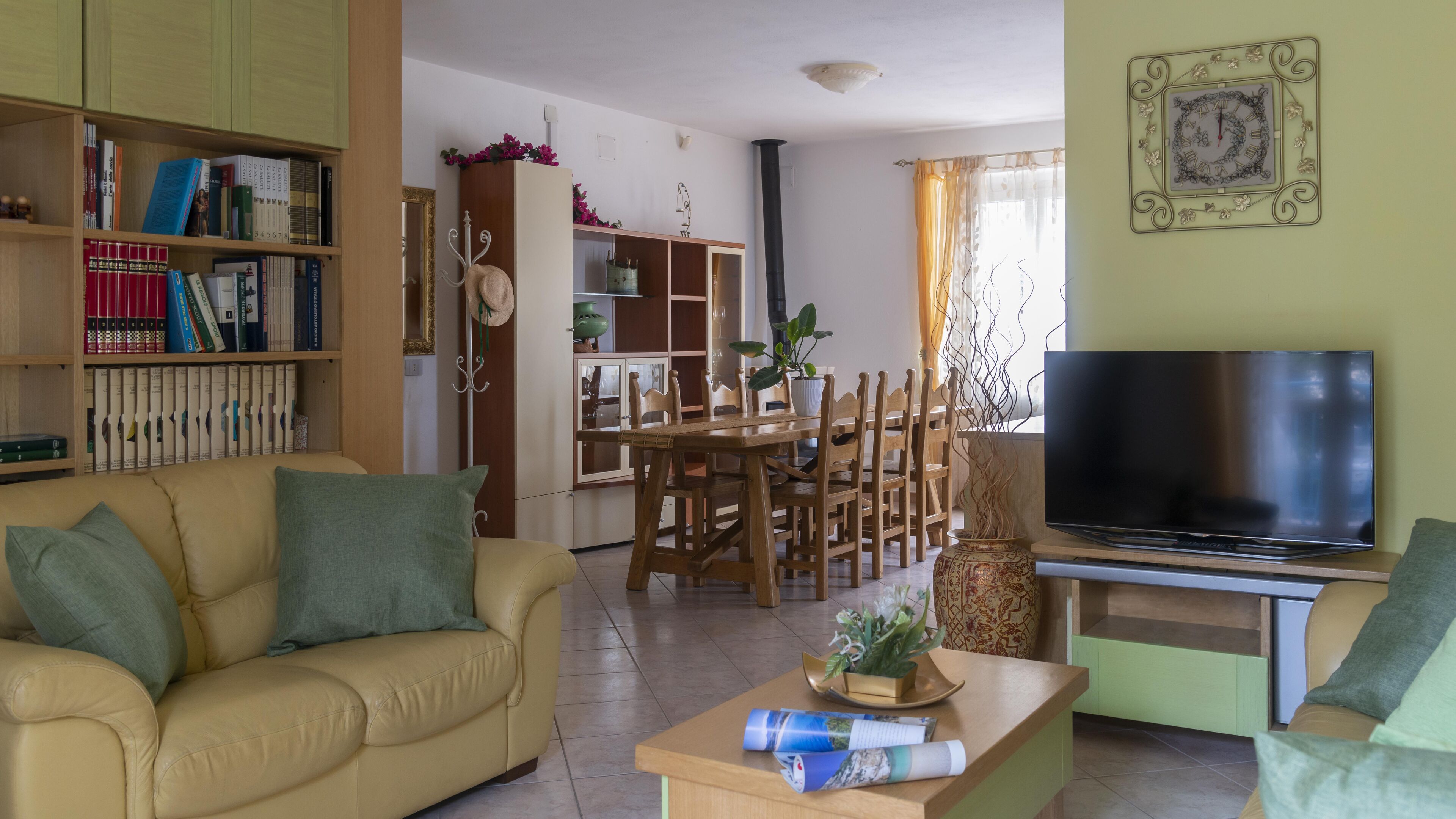 Dei Gabbiani 16 B - Three Bedroom Apartment, Sleeps 6