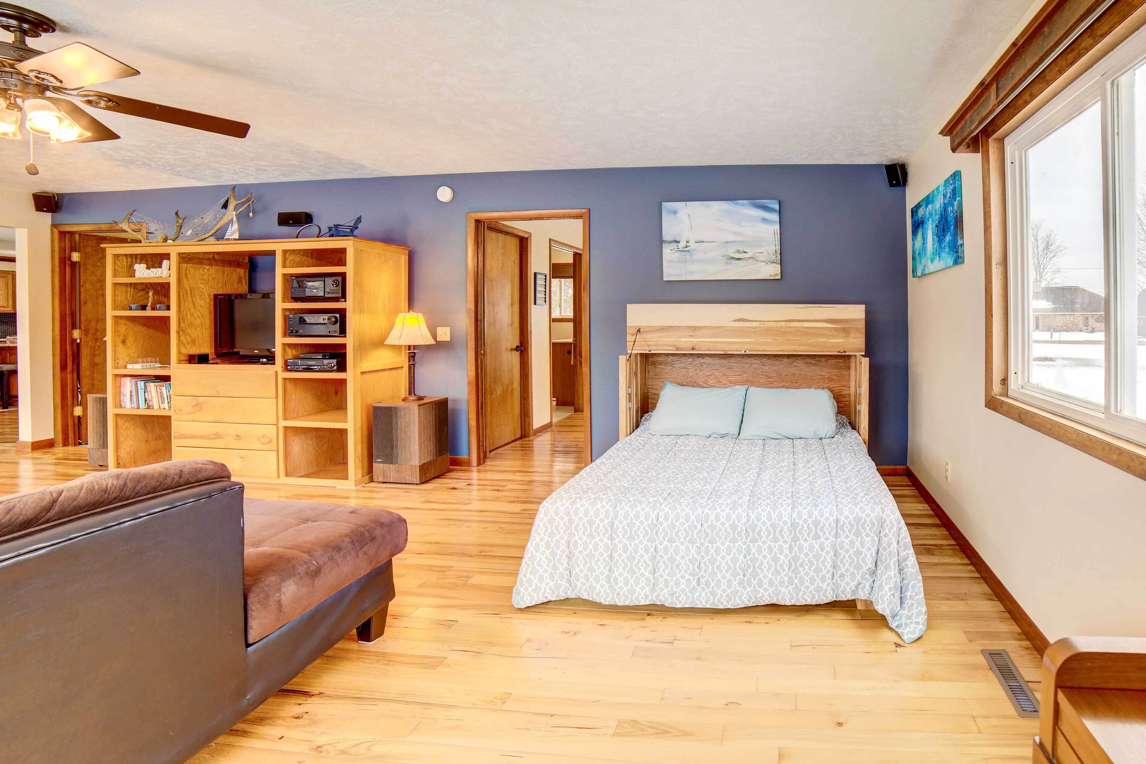 Waterfront House on Chippewa Lake Channel