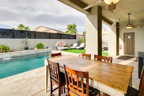 Outdoor dining - Lake Havasu City Escape w/ Pool, Patio & Grill! (Lake Havasu City)