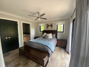 4 Schlafzimmer, Bügeleisen/Bügelbrett, kostenloses WLAN, Bettwäsche