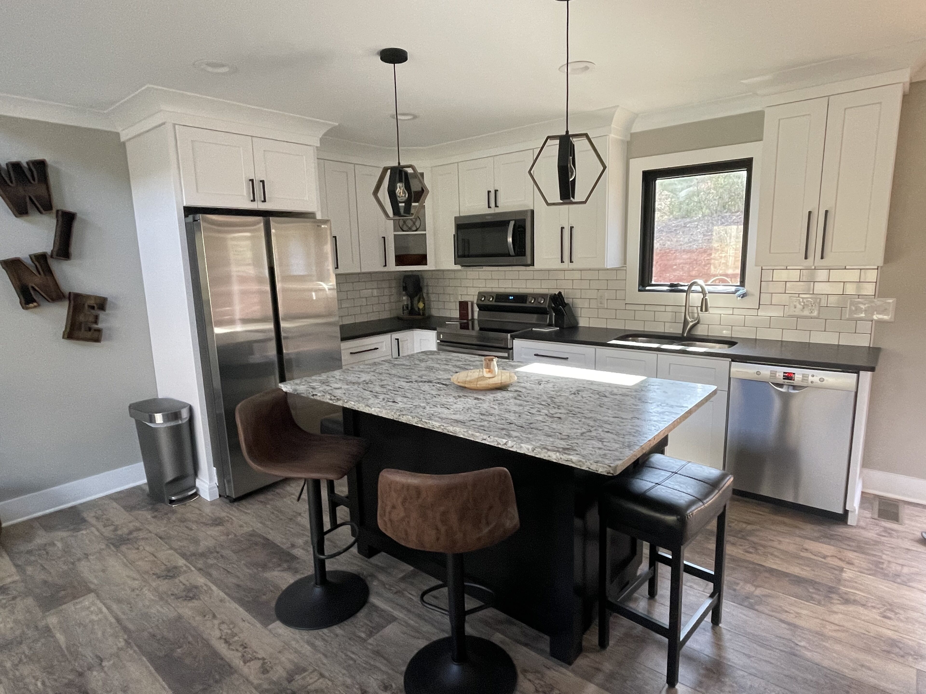 The River & Vine House on Mitchell River in Yadkin Valley-
New Home- sleeps 8