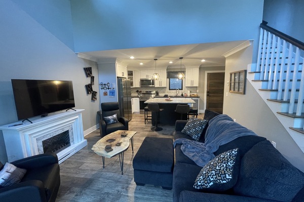 Smart-TV, Kamin, Videospiele, DVD-Player