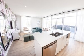 Family Apartment | Living area | 55-inch Smart TV with digital channels, TV - The Laundry Rooms Gaslight Cambridge (Cambridge)