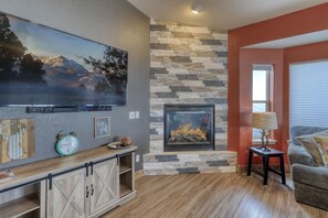TV, fireplace