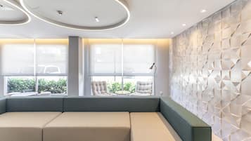 Studio Casal | 客廳 | 40 吋智能電視連數碼電視頻道、電視