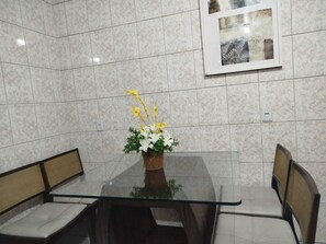 Fridge, microwave, stovetop, blender - Haja Luz Pousada em Itaquaquecetuba (Itaquaquecetuba)