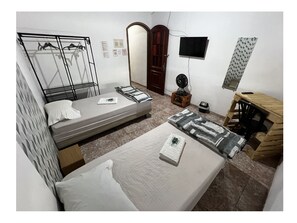 Comfort Triple Room, 1 Bedroom, Housekeeping, City View | Down duvets, iron/ironing board, free WiFi, bed sheets - Haja Luz Pousada em Itaquaquecetuba (Itaquaquecetuba)