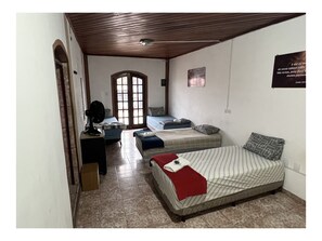 Down comforters, iron/ironing board, free WiFi, bed sheets - Haja Luz Pousada em Itaquaquecetuba (Itaquaquecetuba)