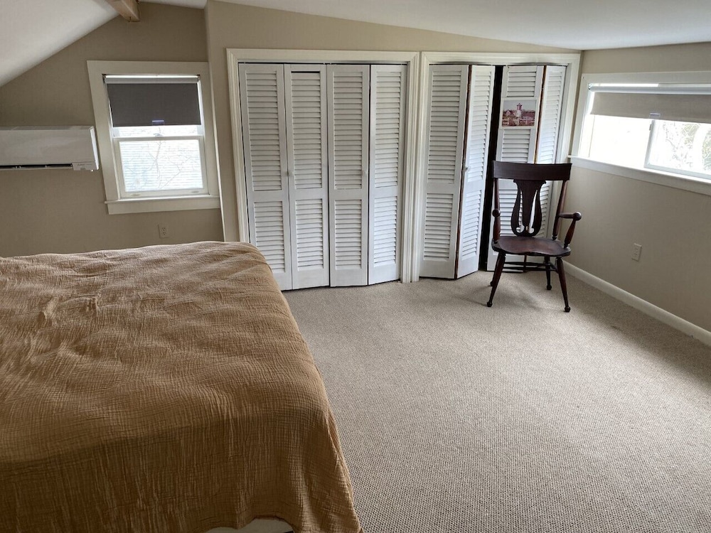 Relax Beautiful South Yarmouth Pond Home, Family sized, minutes for