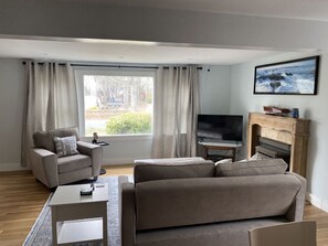 Télévision, cheminée
