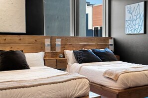 3 bedrooms, WiFi - KAI Aayan Modern 4 story home w/ downtown views (Dallas)