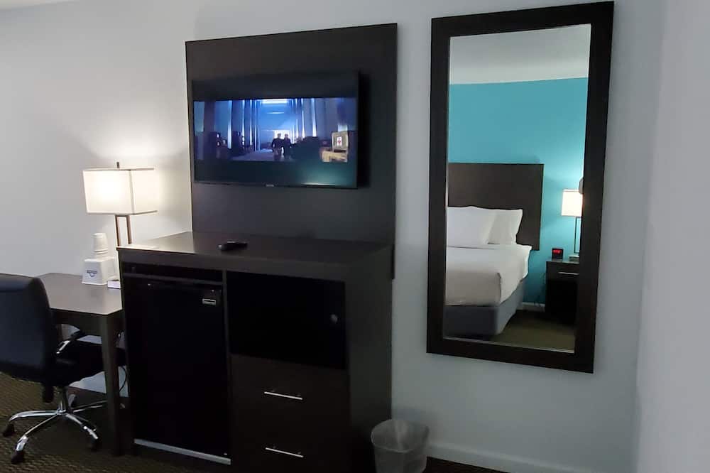 Travelodge by Wyndham Livonia/Canton/Novi Detroit Area